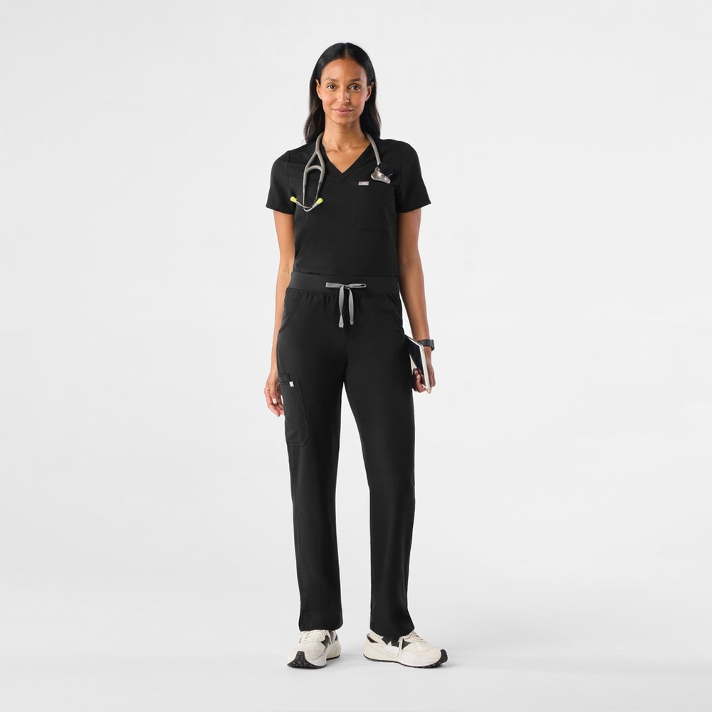 Figs Black Scrub Set for Women- petite pants!